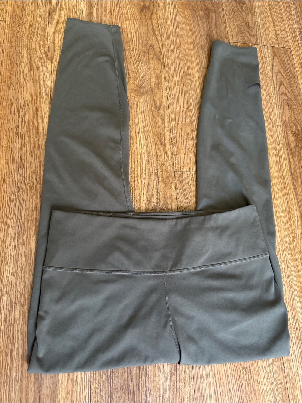 Women's High-Waist Olive Green Nike Performance Leggings